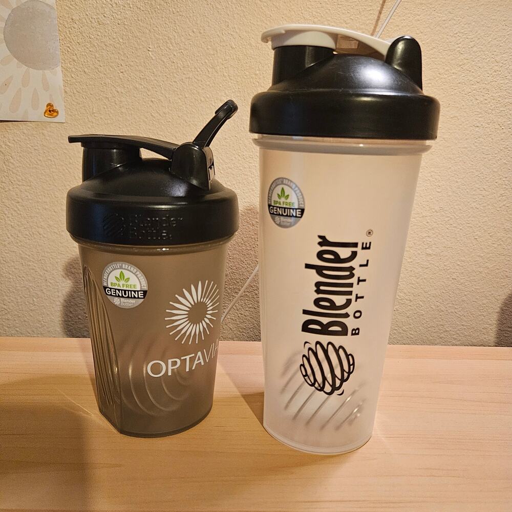 BlenderBottle Shaker Cup Lot of 2  different sizes